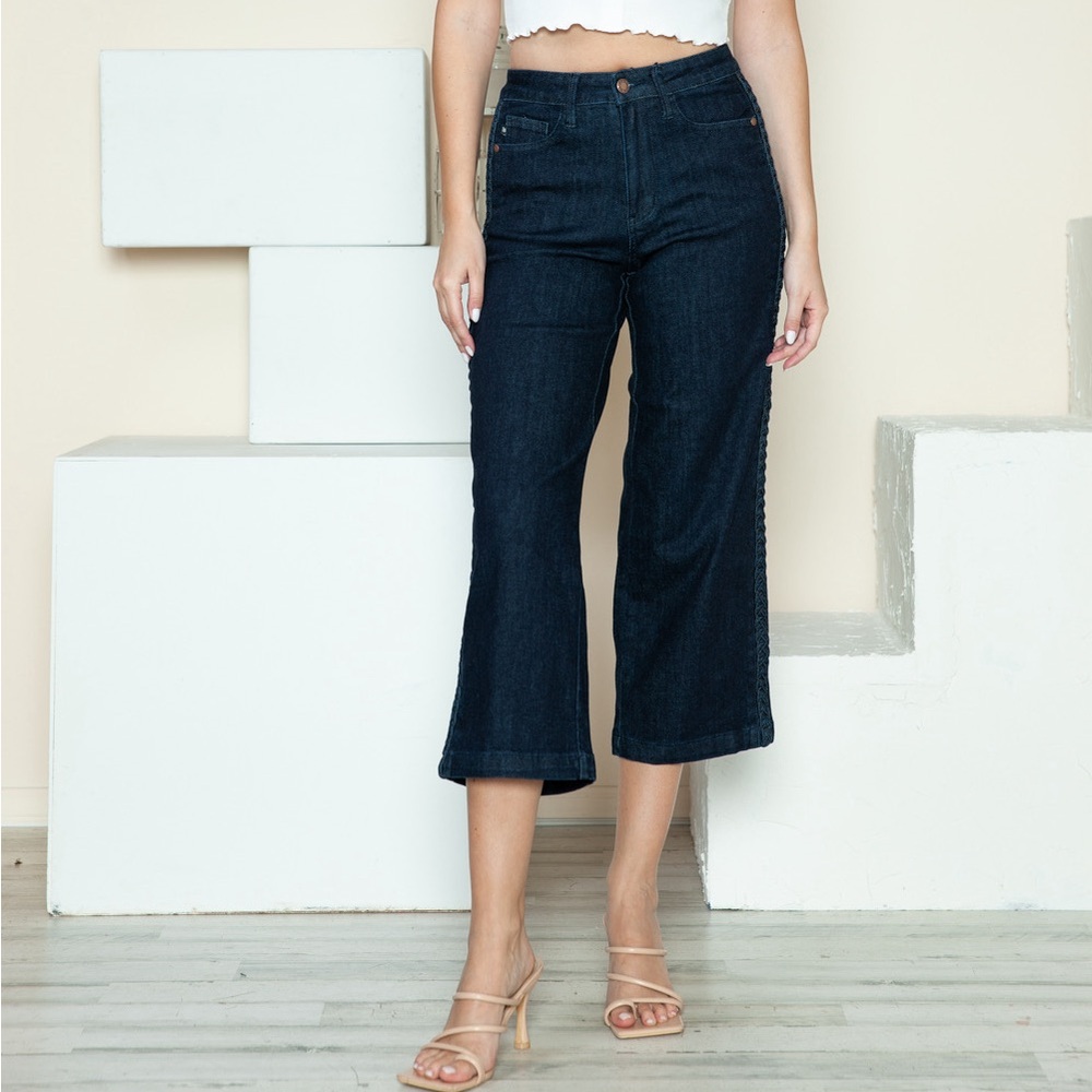 NWT Judy Blue PLUS + REG Size Dark Wash Braided Side Seam Cropped Wide Leg Jeans - Picture 3 of 10